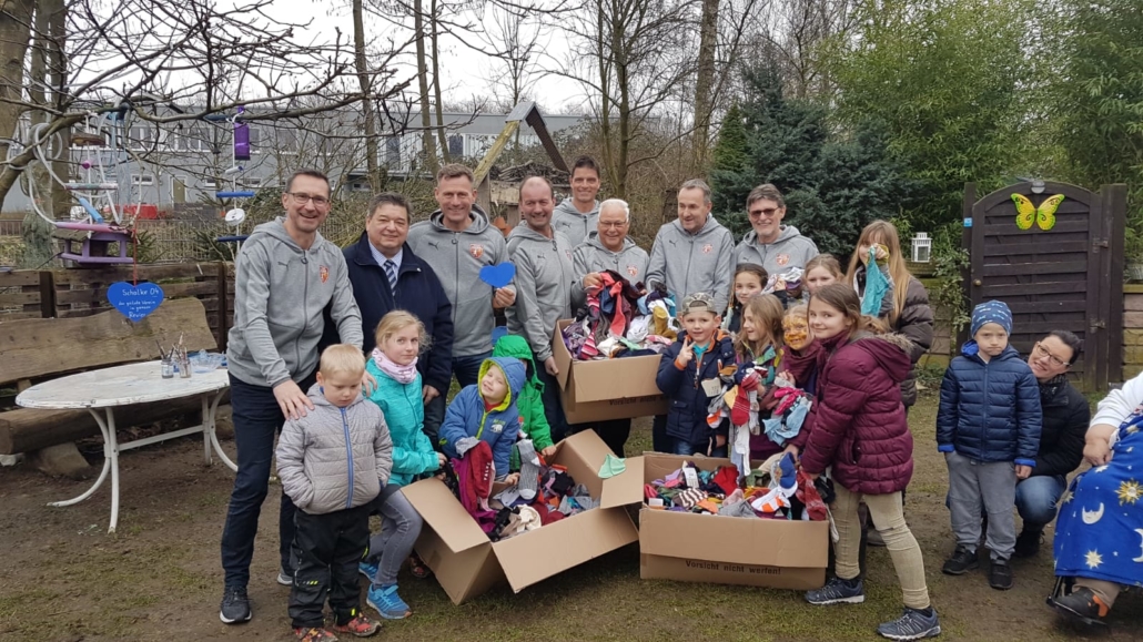 Sockenubergabe Zaubergarten Marl Ruhrpotthelden